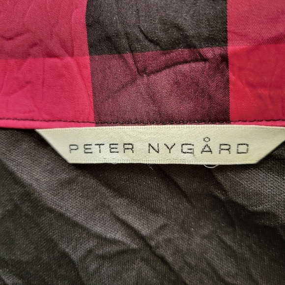 Peter Nygard M Red/Black 100% Polyester button up top - Picture 10 of 11